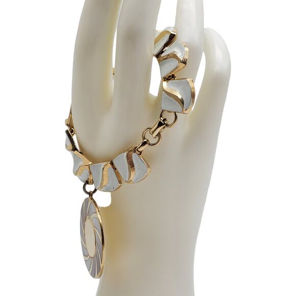 Coro White Enamel Bracelet Large Charm Gold Tone Chunky Link Vintage 1960s 70s - Picture 7 of 8